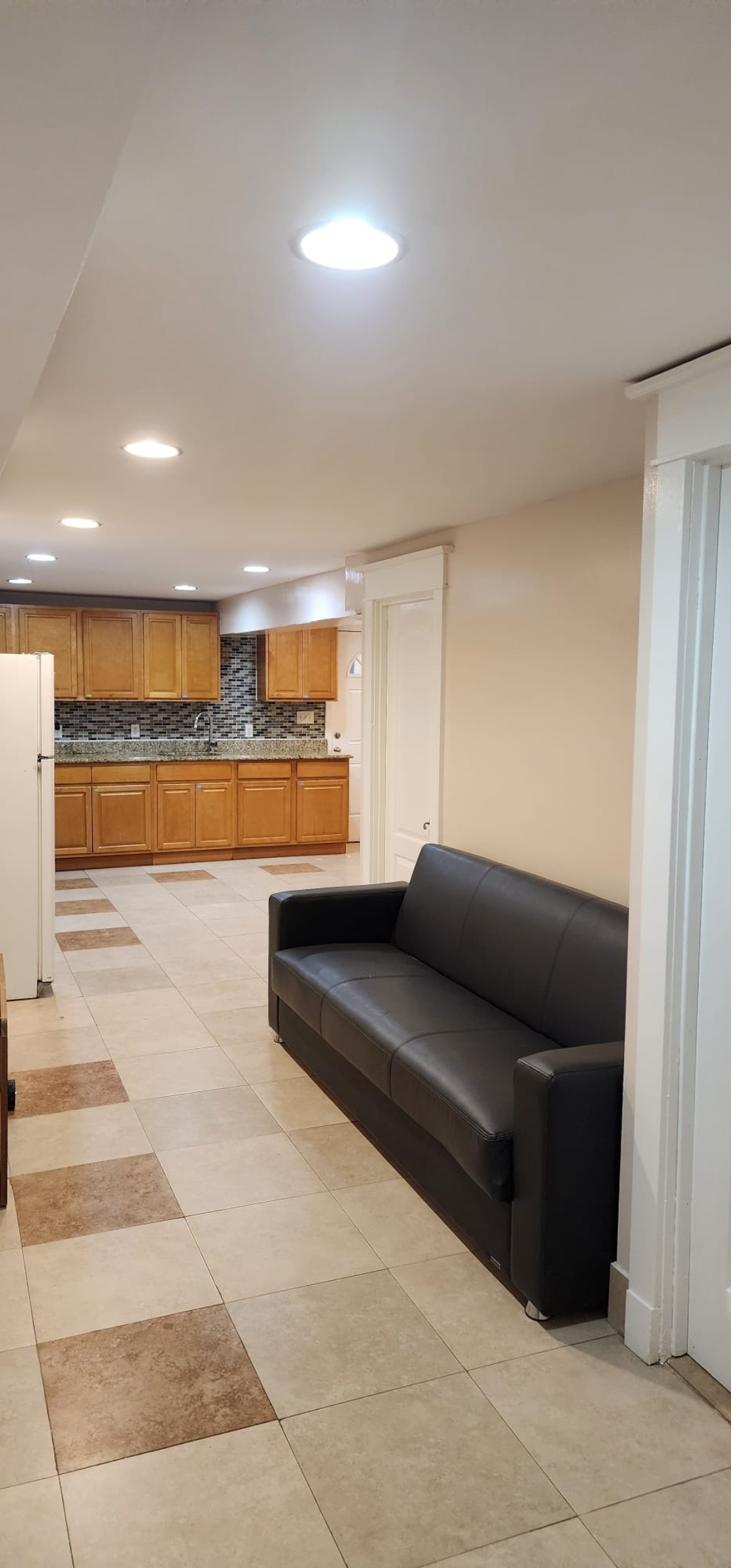 2-Bedroom dining table