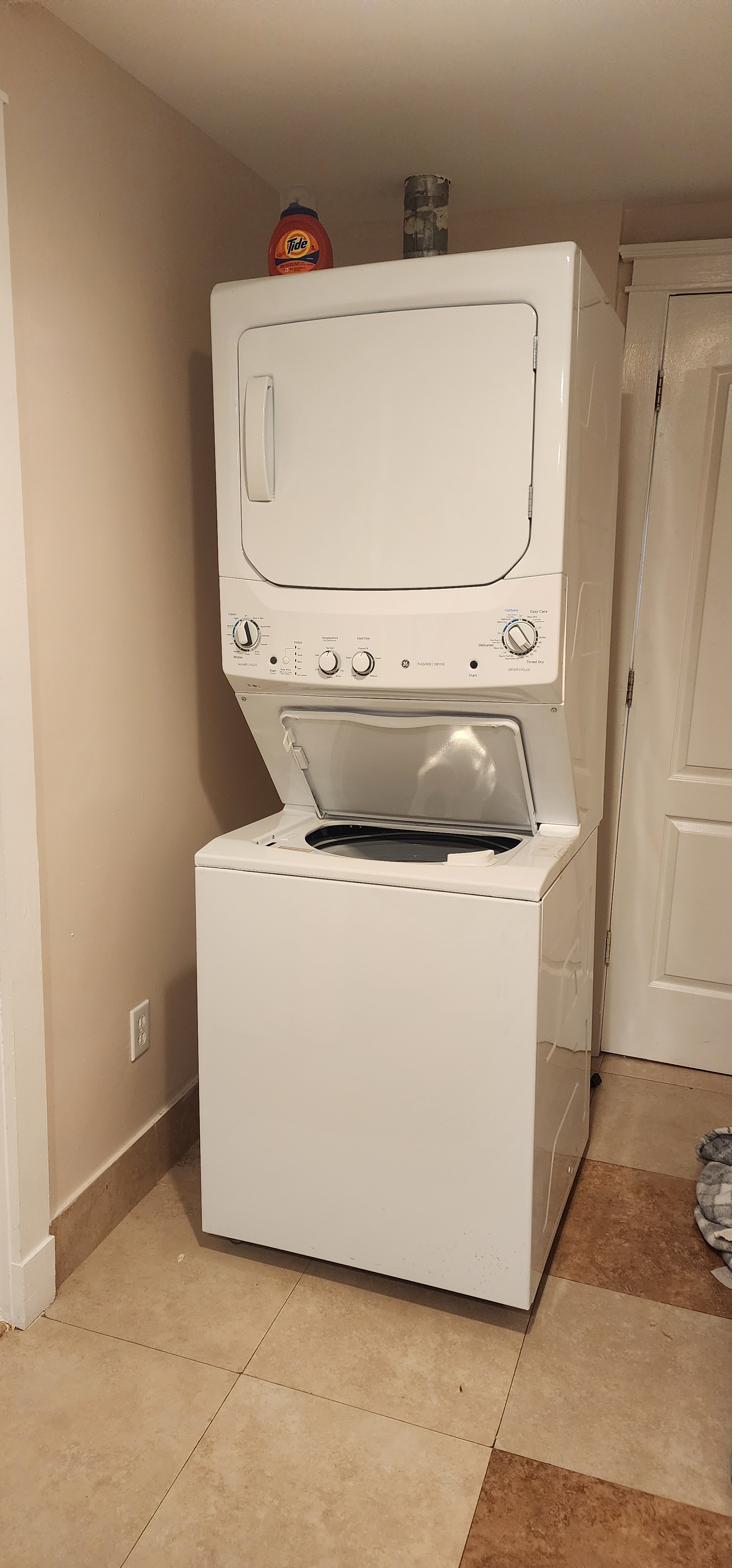 2-Bedroom washer dryer